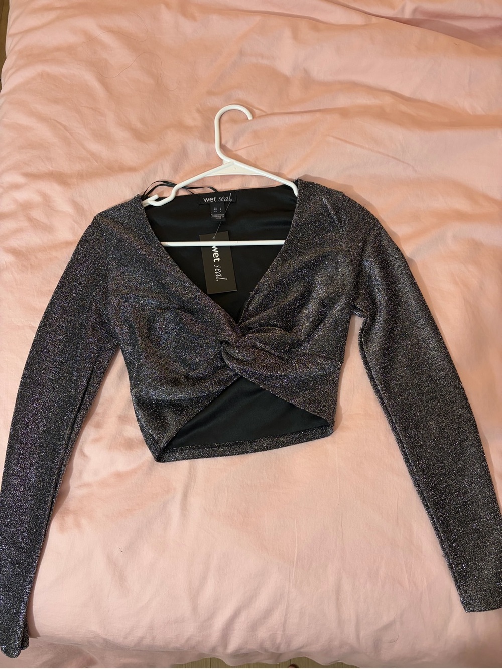 Wet Seal Sparkle Twist-Front Long Sleeve Crop Top in Black